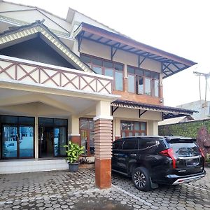 Fajar Indah Hotel Mitra Reddoorz